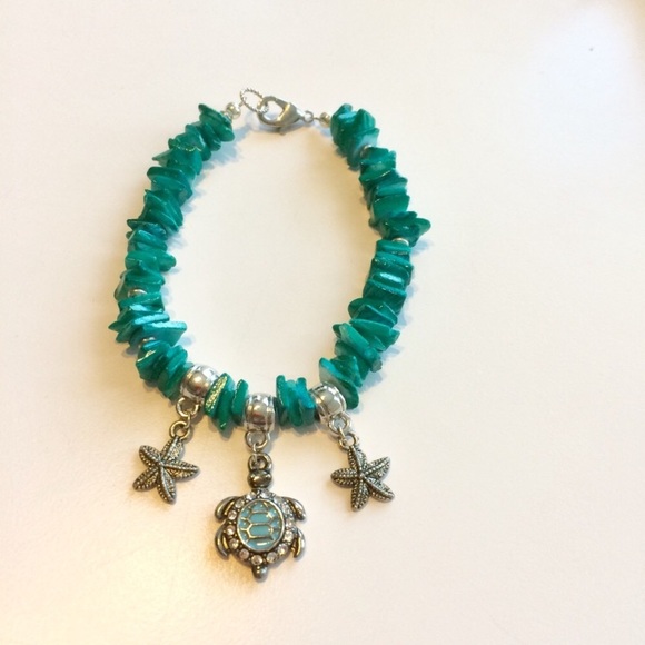 Aqua shell and turtle charm bracelet - Picture 2 of 3